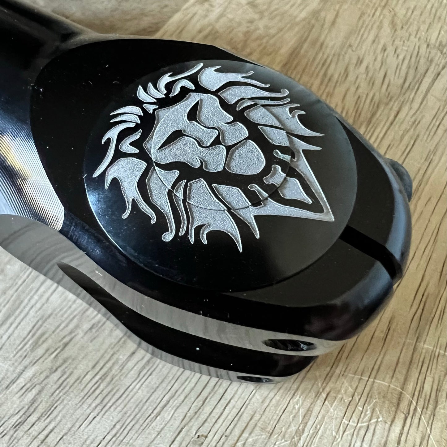 Lion no Sheep Hidden Bolt Top Cap
