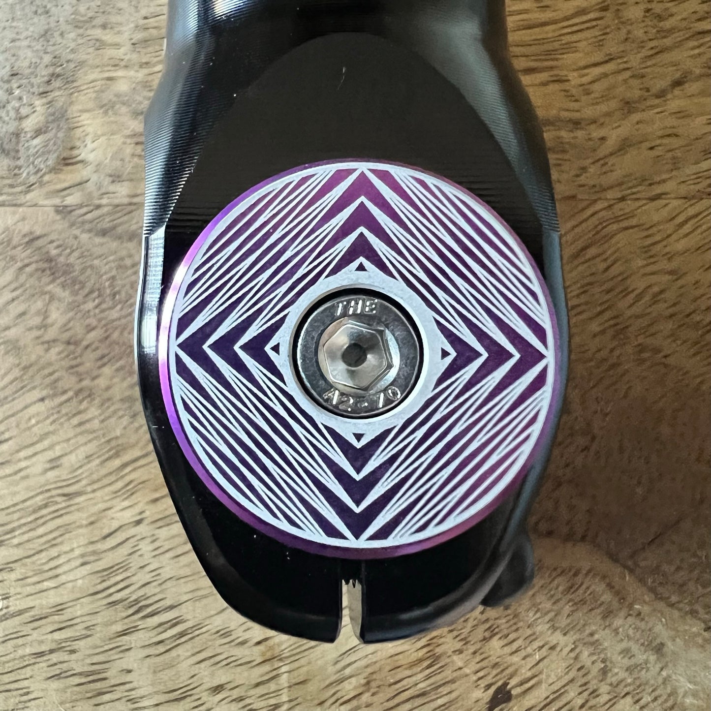 Hypnotic Arrow Top Cap