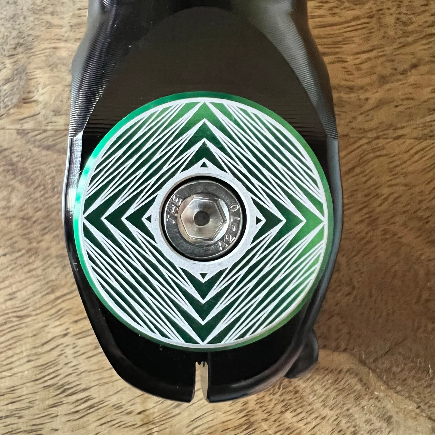Hypnotic Arrow Top Cap