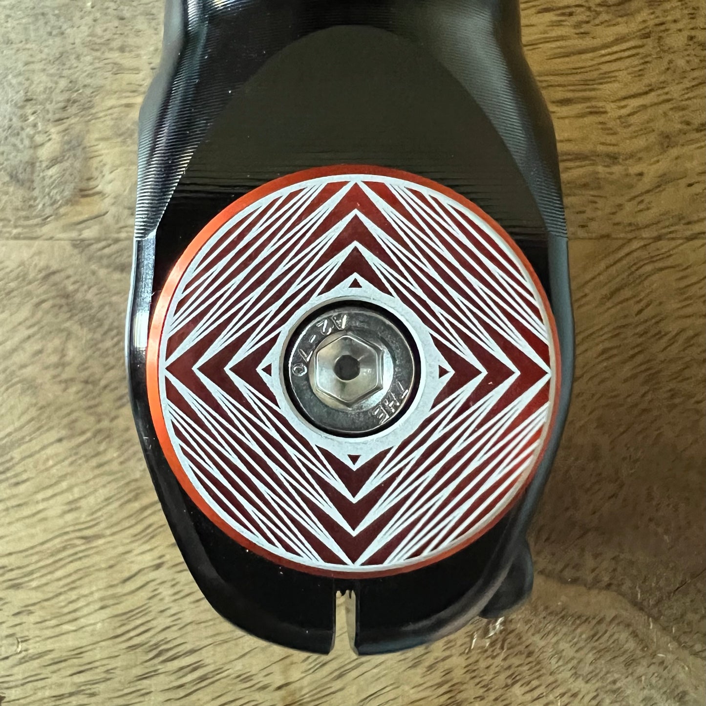 Hypnotic Arrow Top Cap
