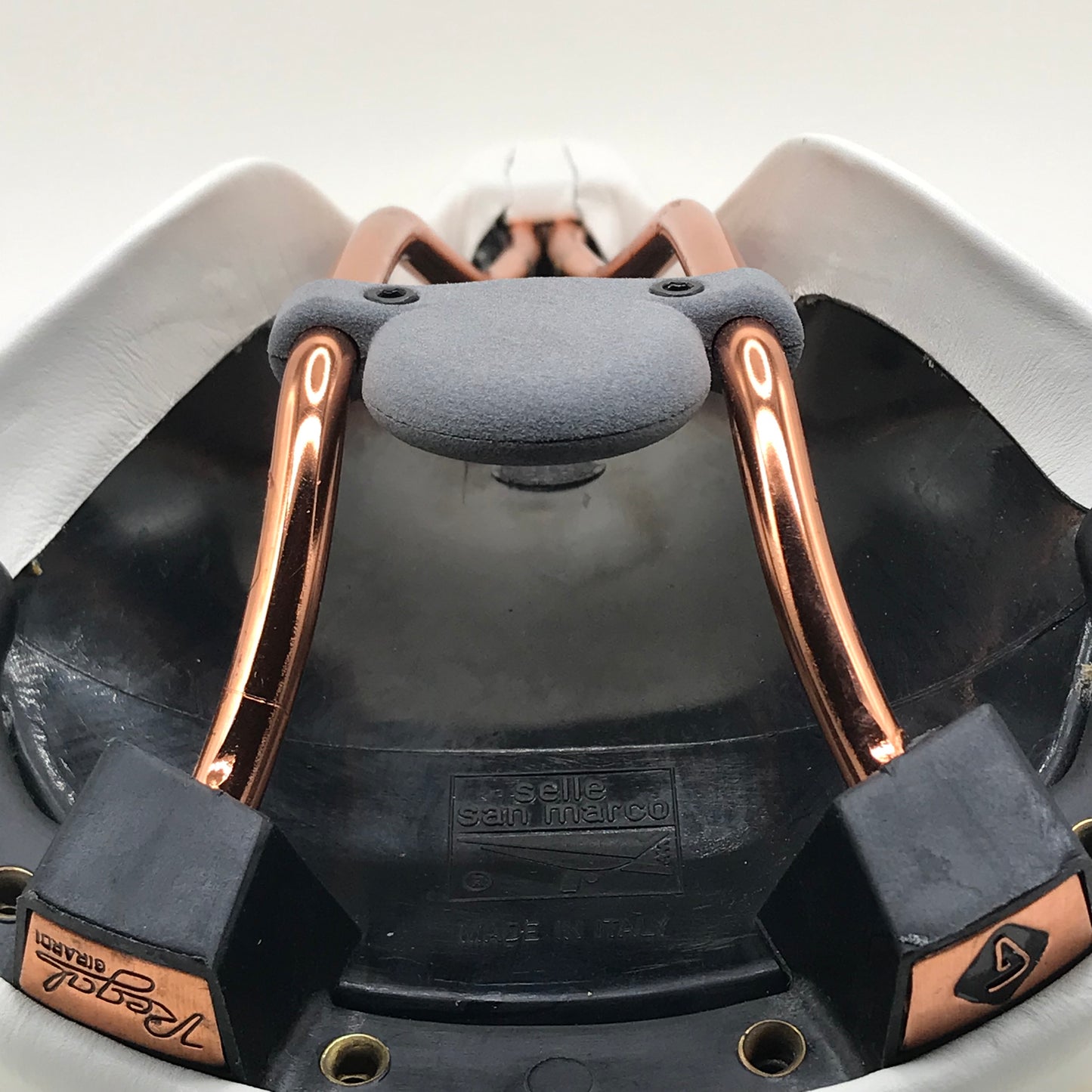 Under the saddle - AirTag Case