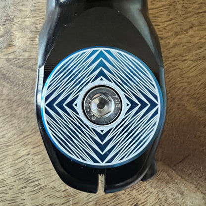 Hypnotic Arrow Top Cap